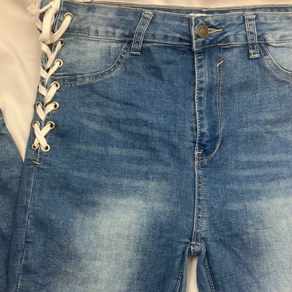 Most Wanted skinny jeans with laces on the hips woman’s size 13 - Picture 3 of 11